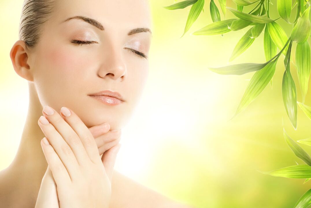 facial massage with oil for rejuvenation
