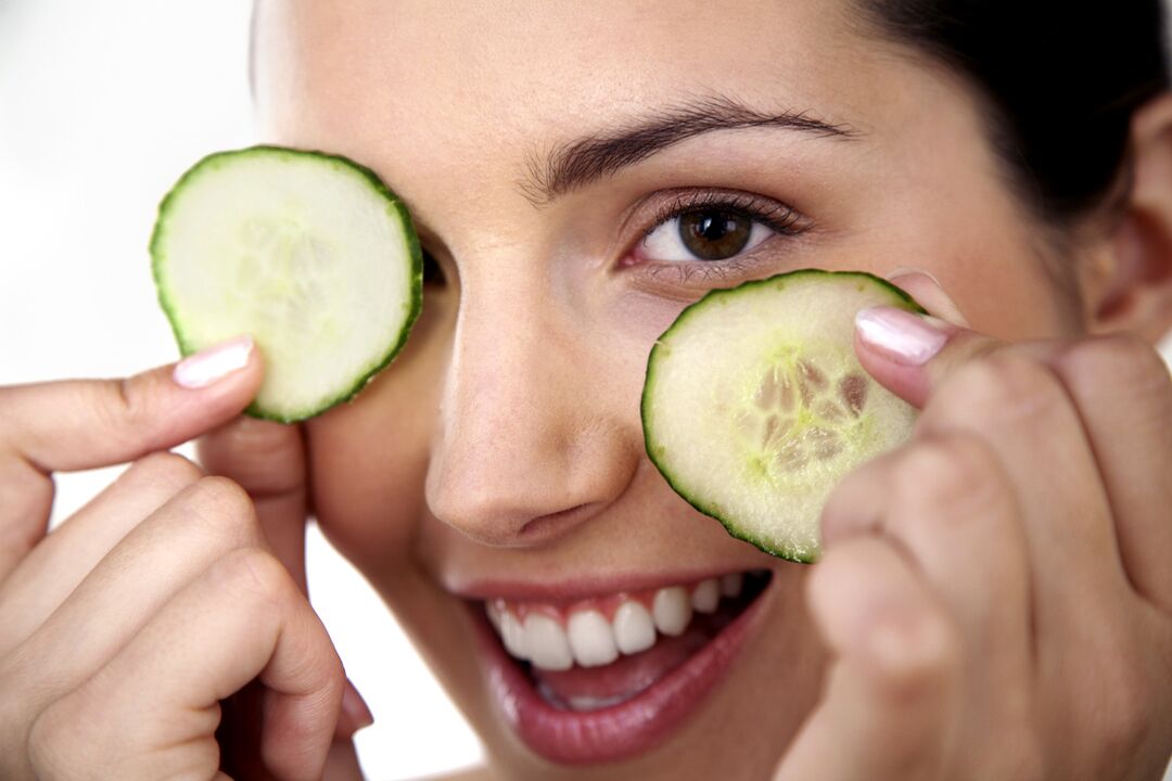 cucumber to rejuvenate the skin